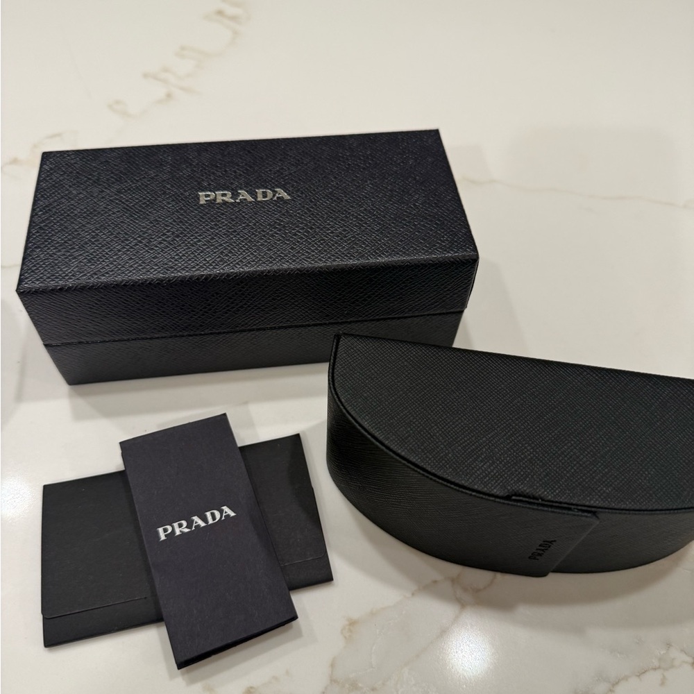 Prada Black Sunglasses for women - Picture 7 of 11